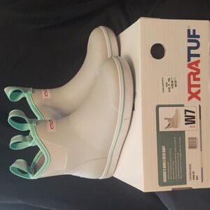 XTRATUF Women's Gray Ankle Deck Boots